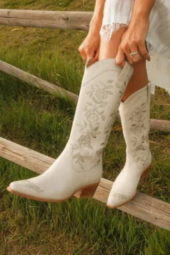 Avery Boot in Cream