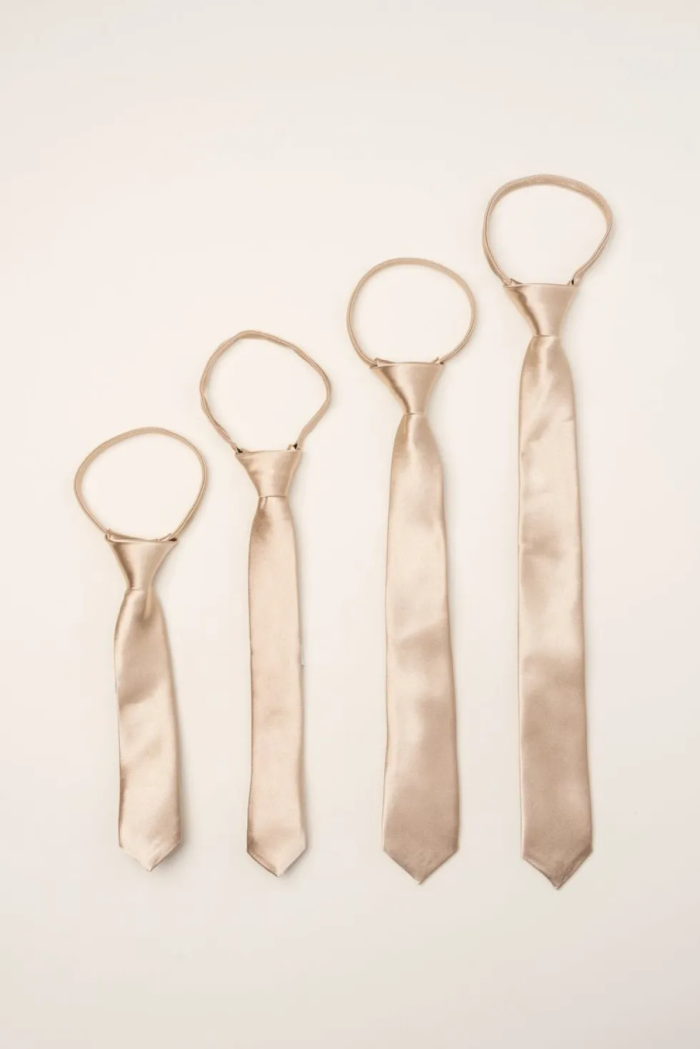 Boys Max Tie in Champagne