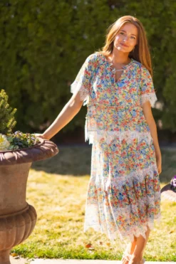 Verona Skirt in Vibrant Yarrow